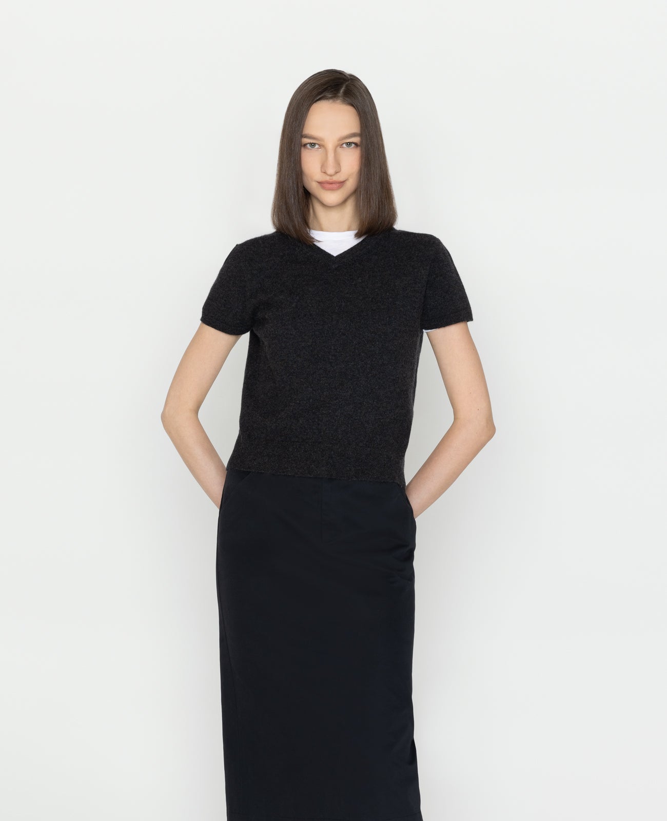 Cashmere 2-Way Short Sleeve Sweater in Charcoal | GRANA #color_charcoal