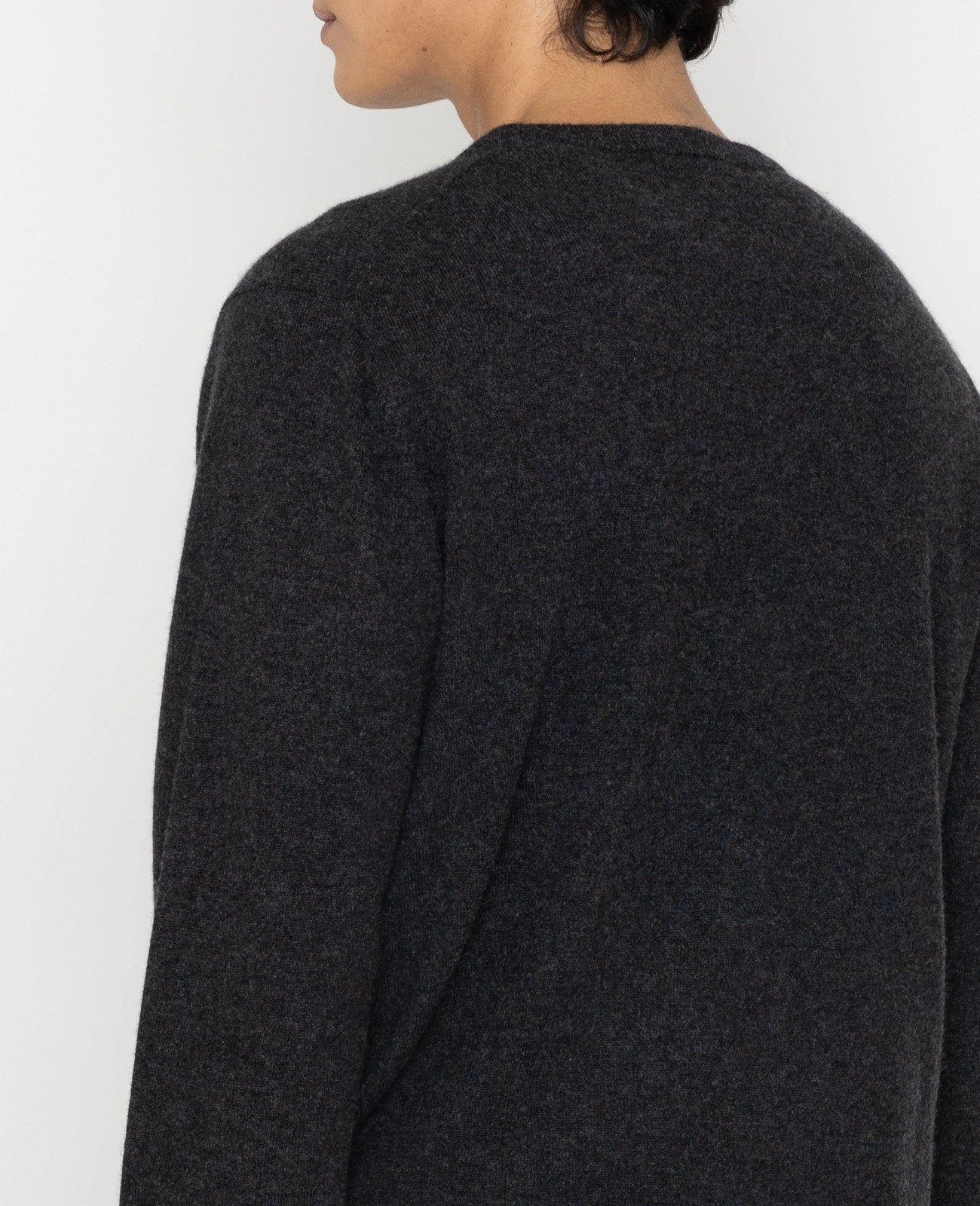 Cashmere Crew Neck Sweater in Charcoal | GRANA #color_charcoal