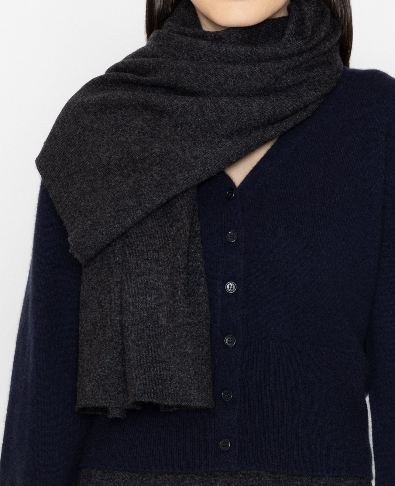 Cashmere Rectangle Scarf in Charcoal | GRANA #color_charcoal