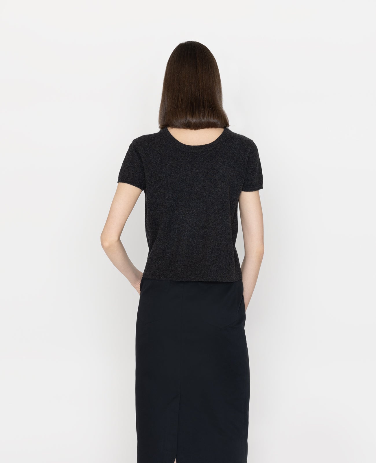 Cashmere 2-Way Short Sleeve Sweater in Charcoal | GRANA #color_charcoal