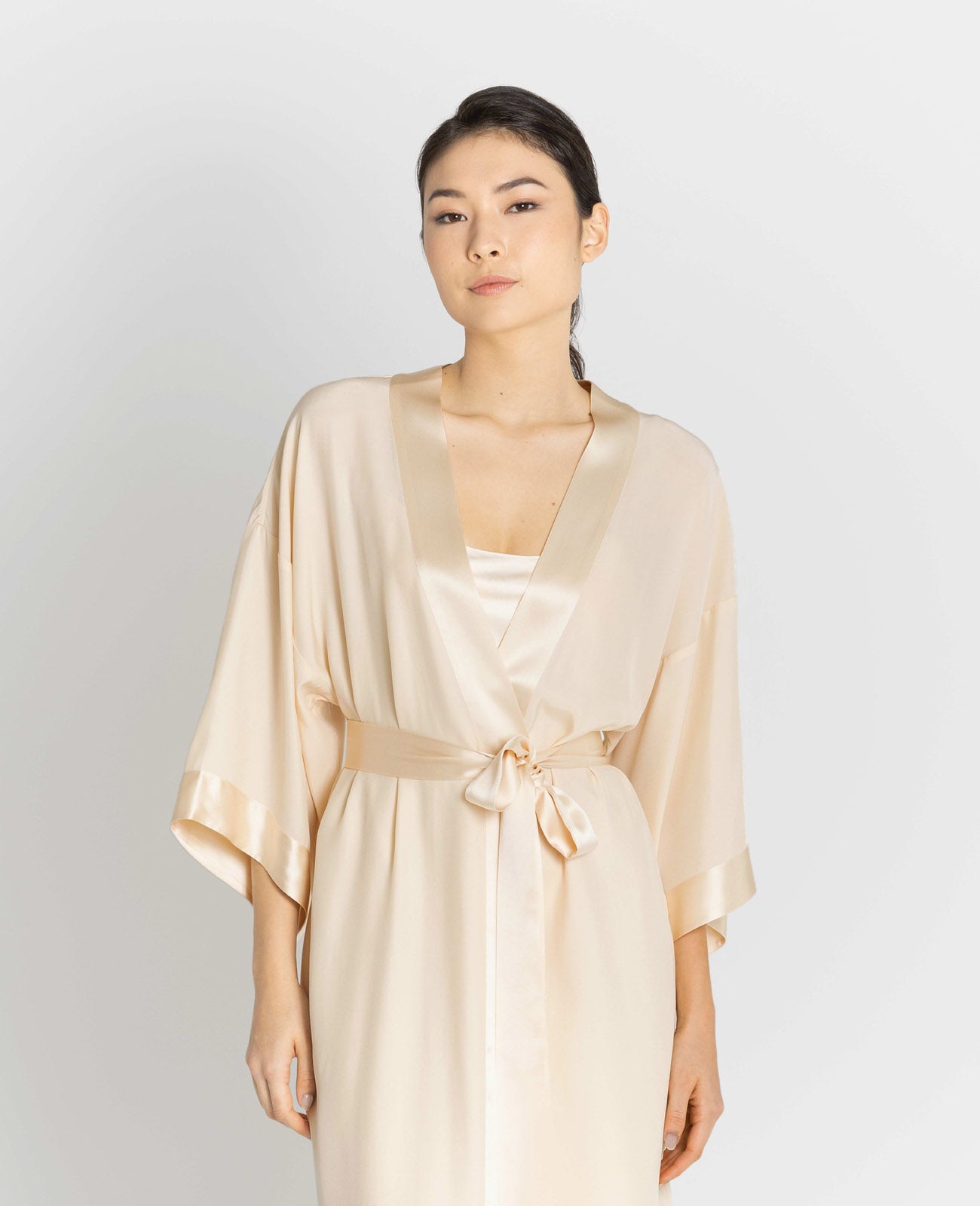 Silk Pyjamas Robe in Champagne | GRANA #color_champagne
