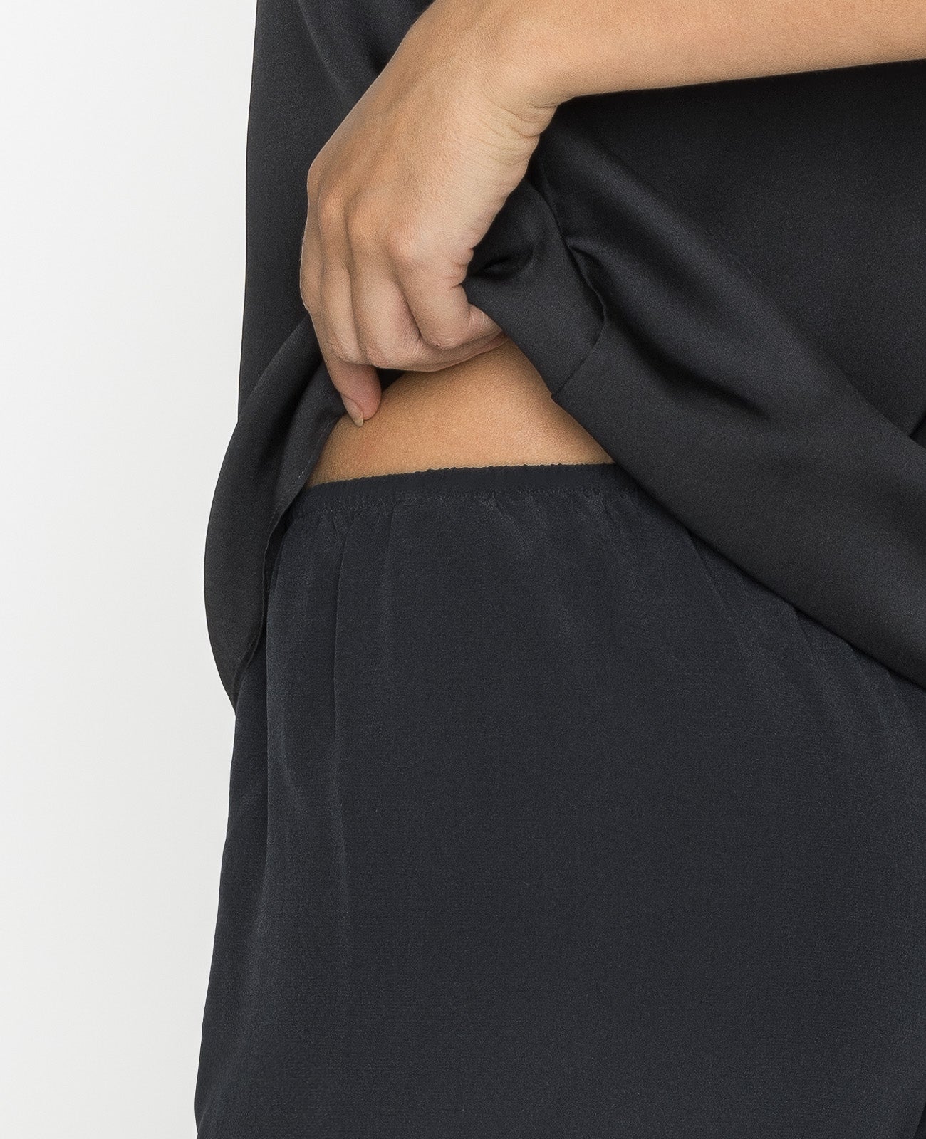 Silk Relax Pants in BLACK | GRANA #color_black