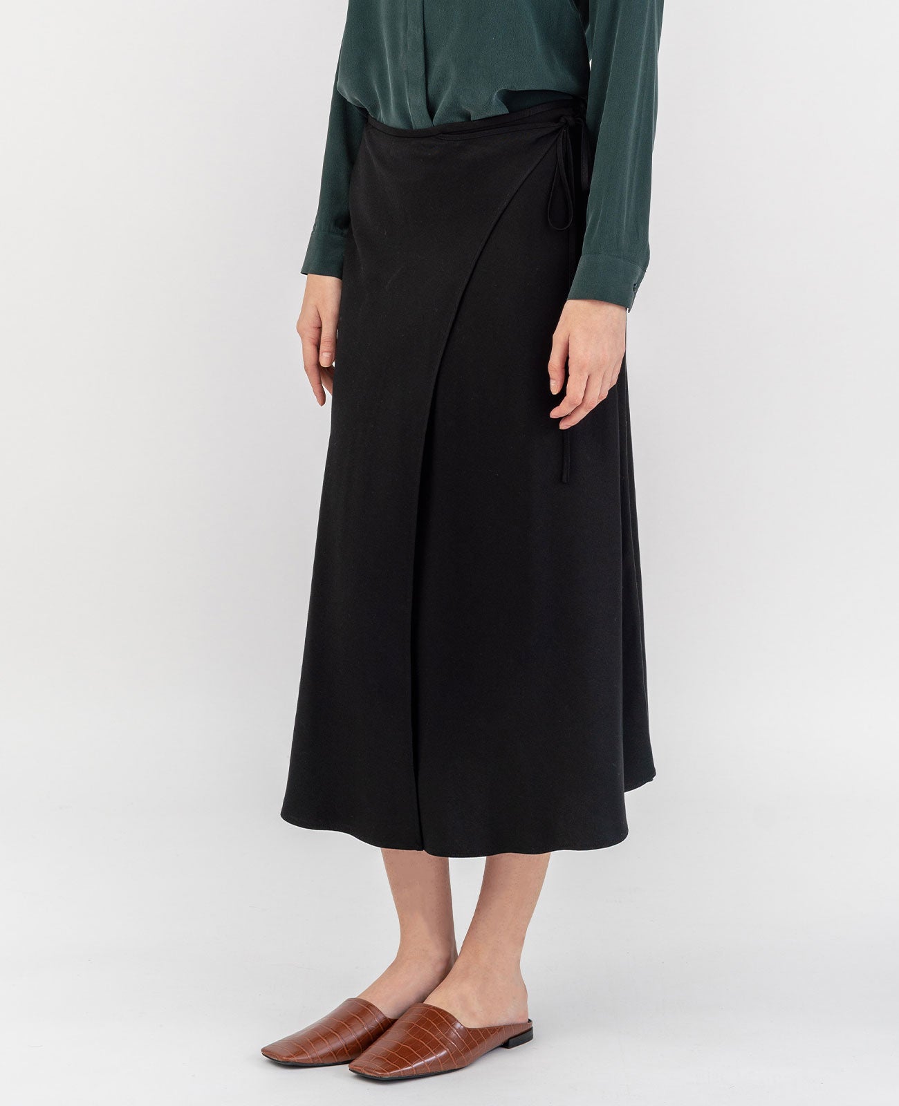 Tencel Wrap Skirt in Black | GRANA #color_black