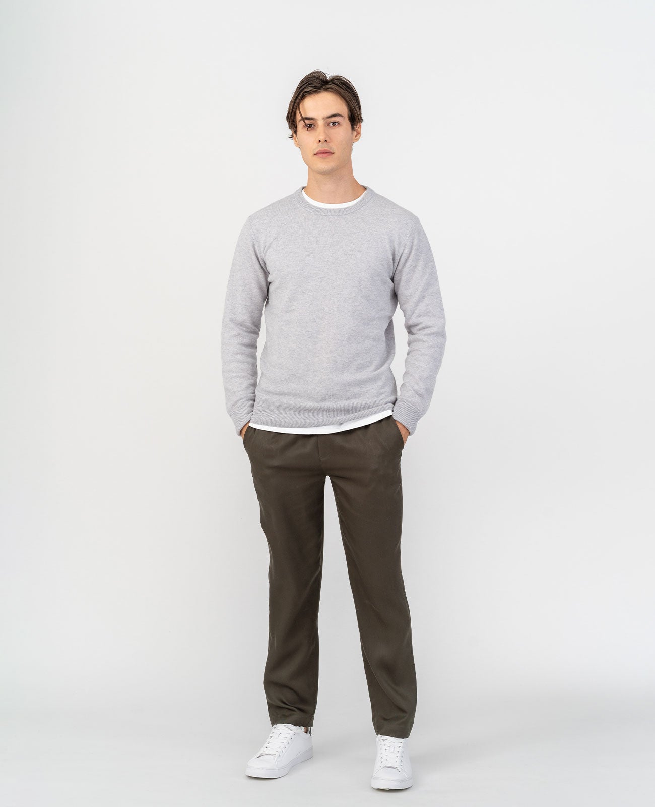 Cashmere Crew Neck Sweater in Glass Grey | GRANA #color_glass-grey