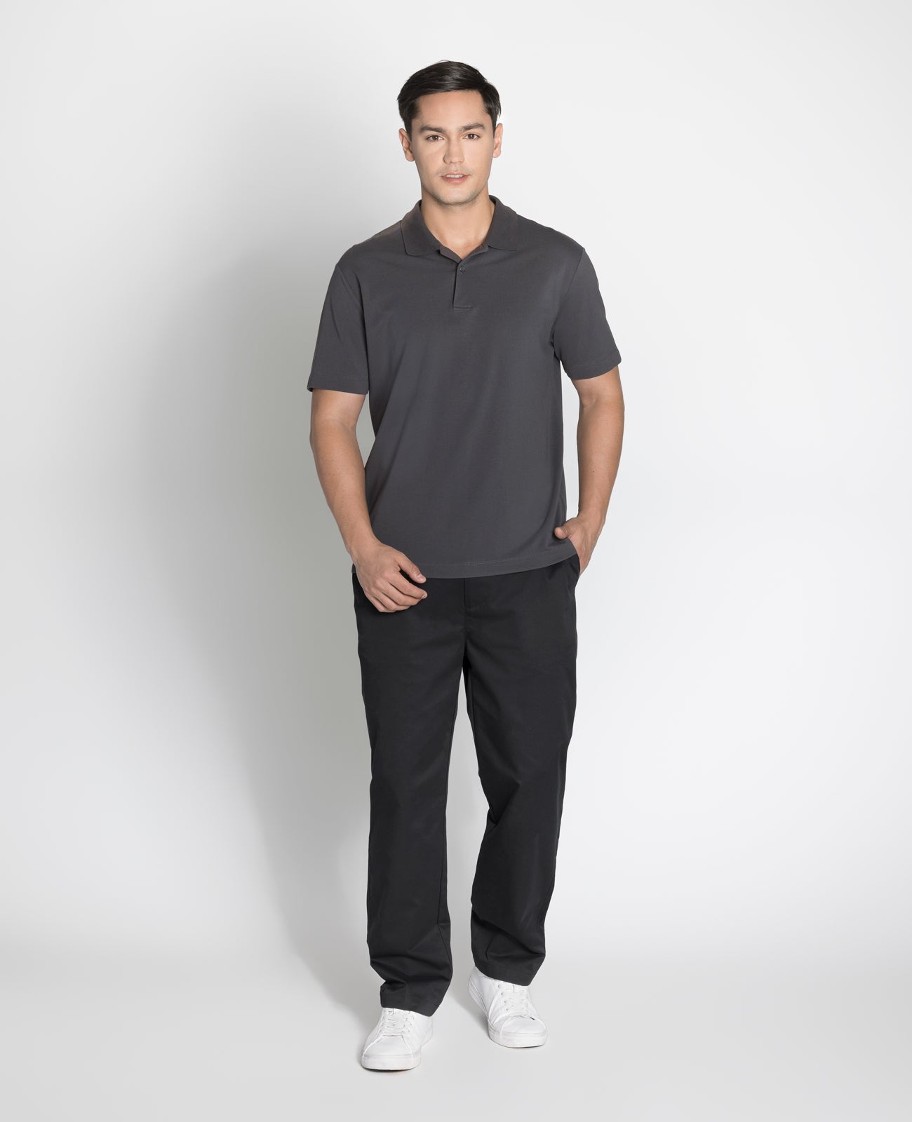 Supima Relaxed Chinos in Black | GRANA #color_black