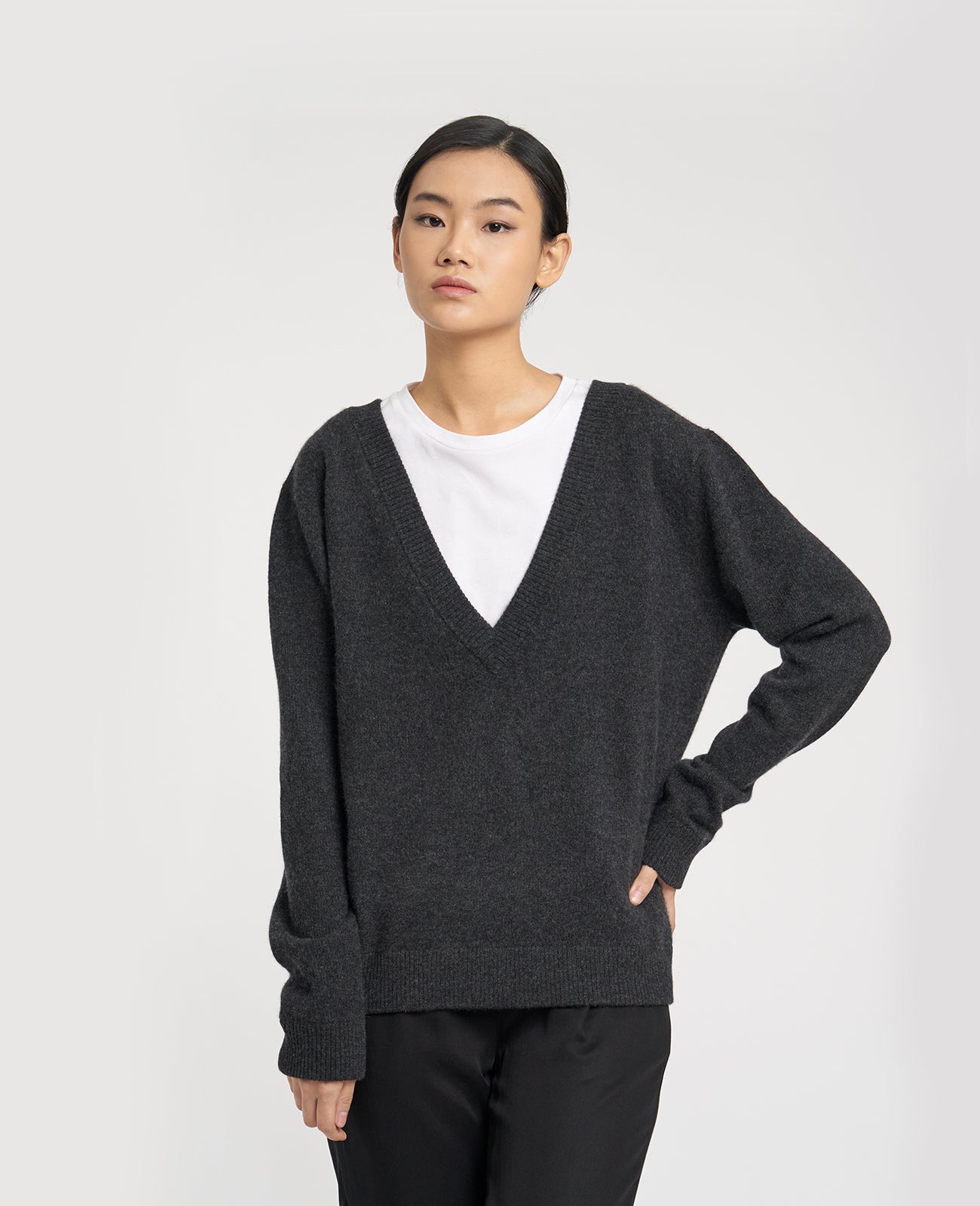 Cashmere Double V-Neck Sweater in CHARCOAL | GRANA #color_charcoal