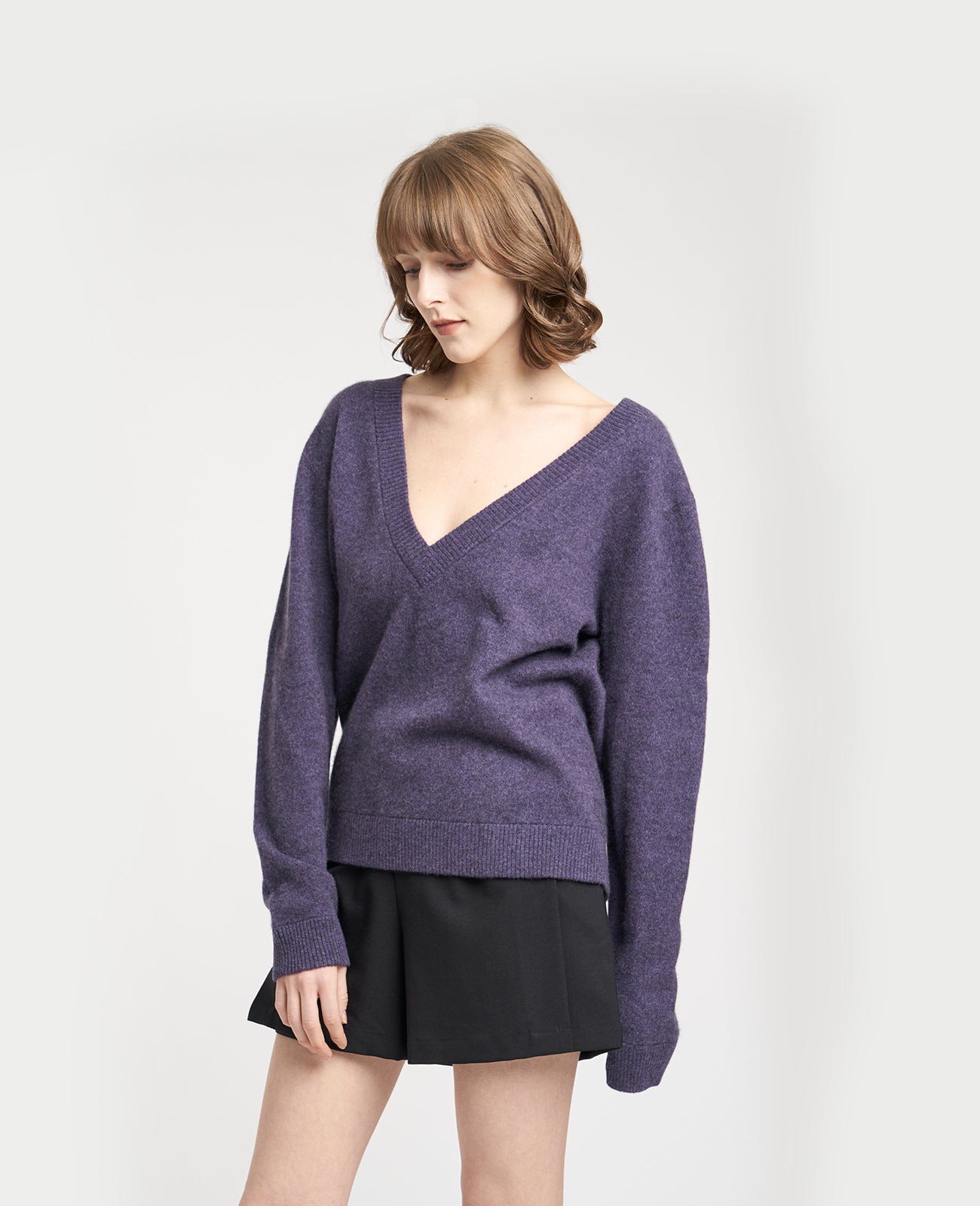 Cashmere Double V-Neck Sweater in SMOKEY PURPLE | GRANA #color_smokey-purple