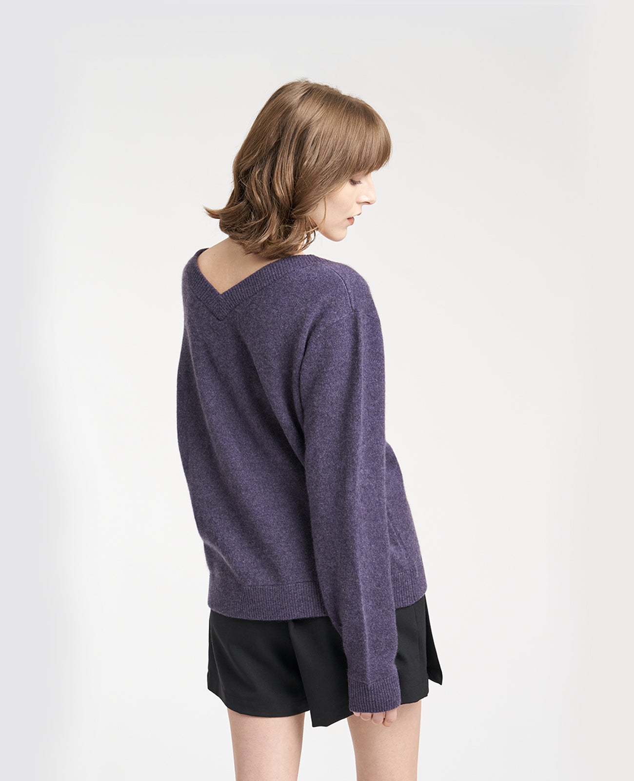 Cashmere Double V-Neck Sweater in SMOKEY PURPLE | GRANA #color_smokey-purple