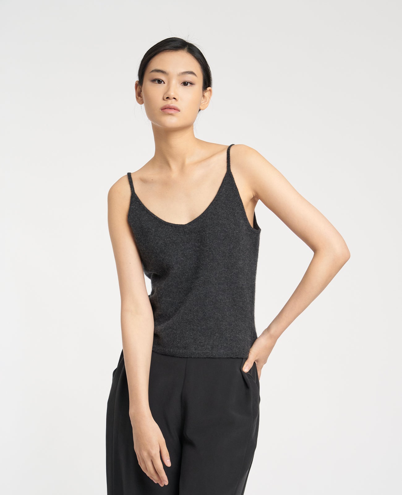 Cashmere V-Neck Cami in CHARCOAL | GRANA #color_charcoal