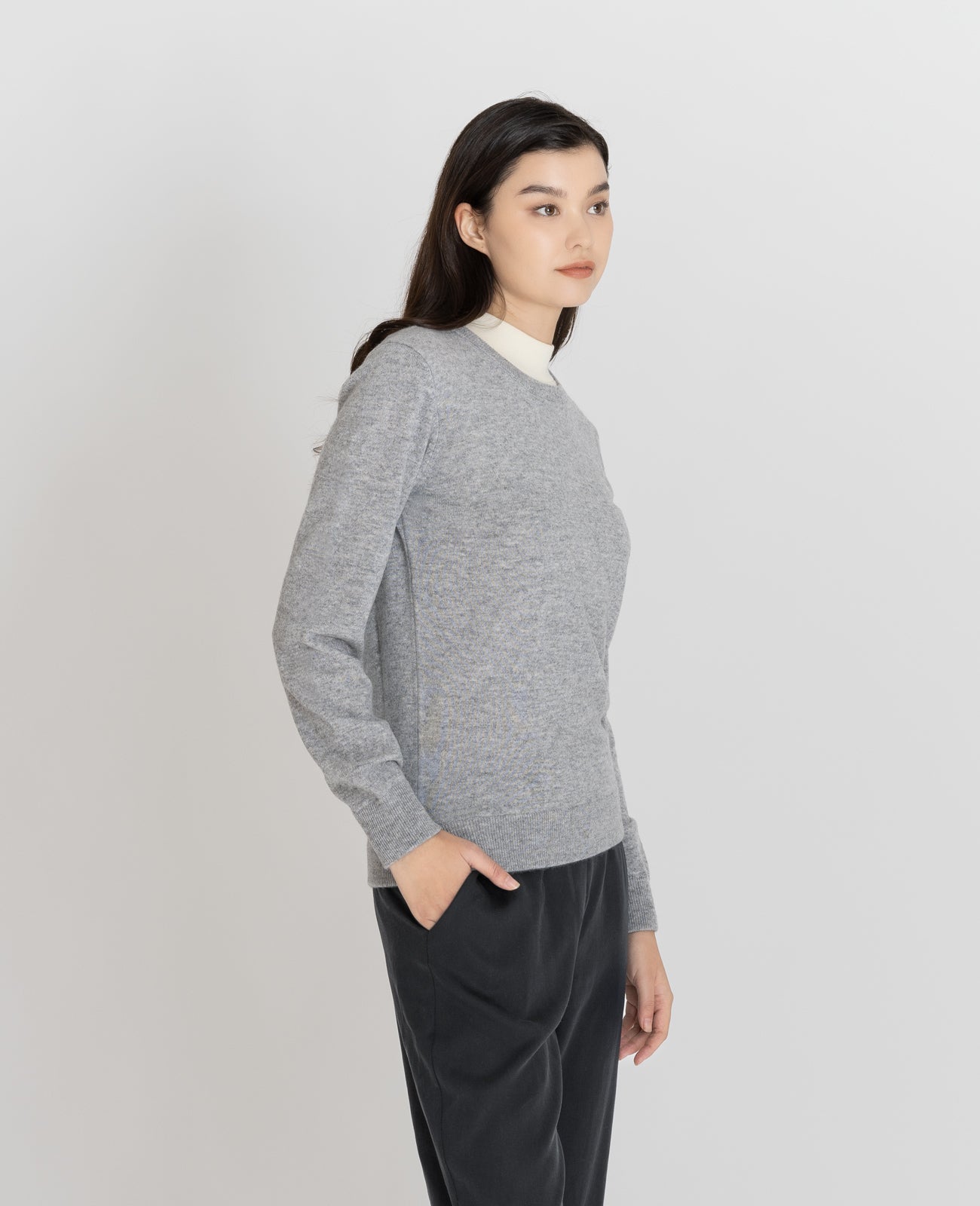 Cashmere Crew Neck Sweater in Heather Grey | GRANA #color_heather-grey