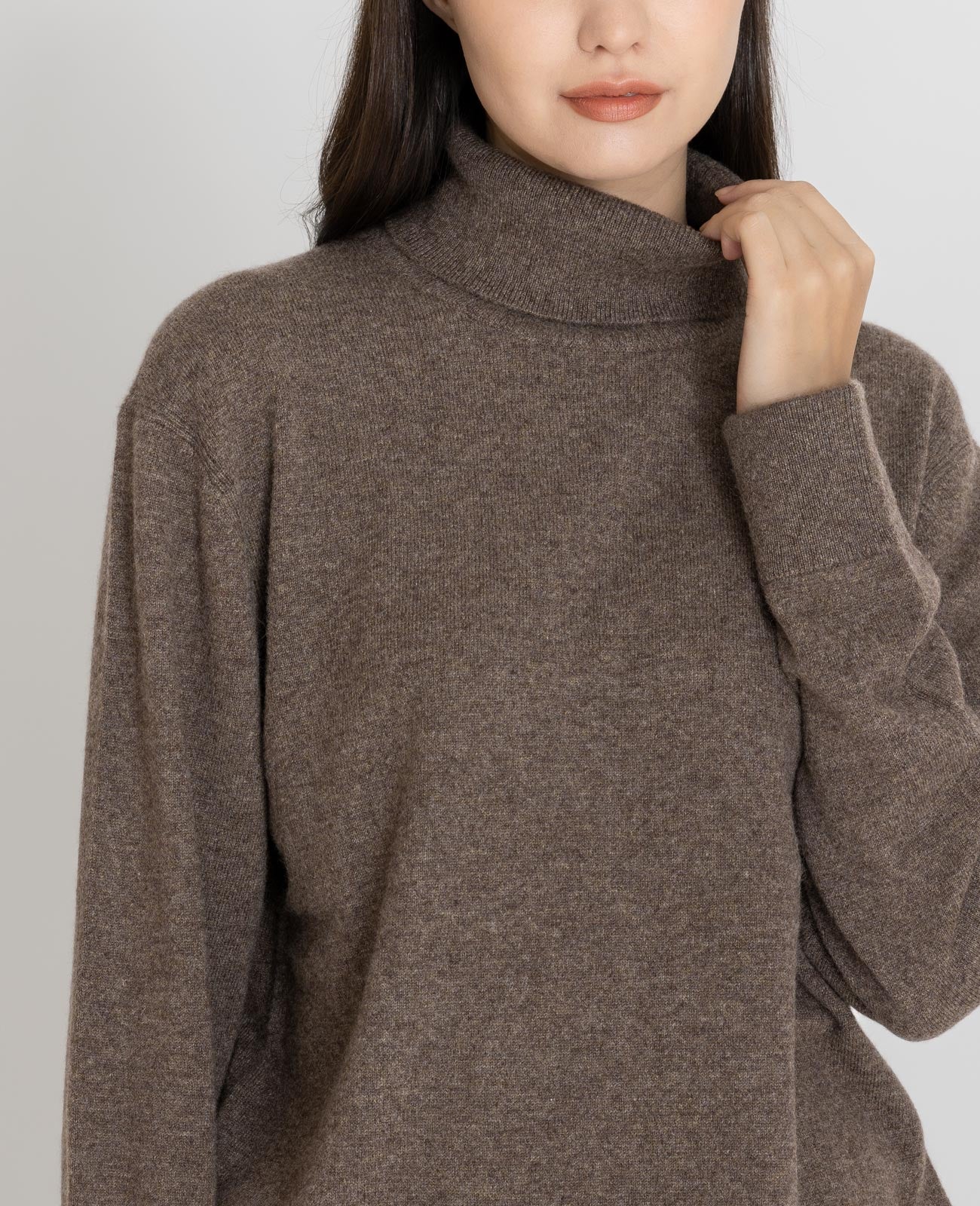 Cashmere Turtleneck Sweater in Dark Rye | GRANA #color_dark-rye