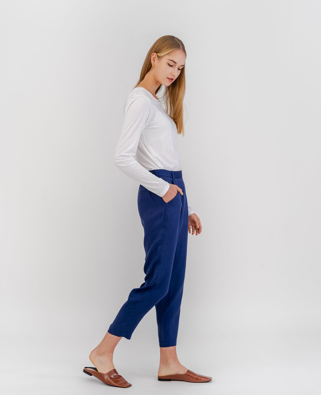 Tencel Relaxed Tailored Pant in Navy | GRANA #color_navy