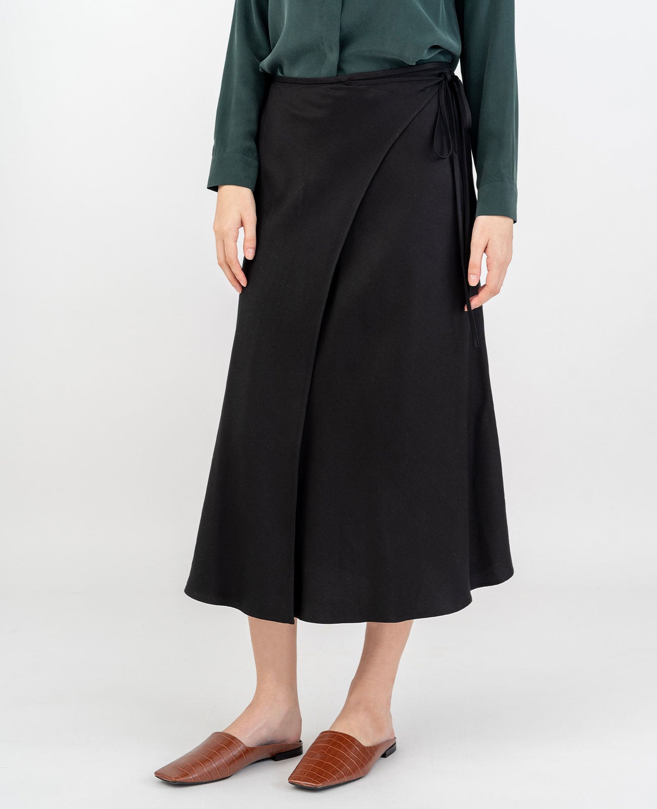 Tencel Wrap Skirt in Black | GRANA #color_black