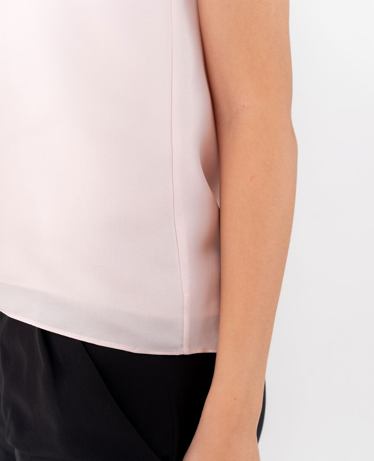 Silk V-Neck Camisole in Pastel Pink | GRANA #color_pastel-pink