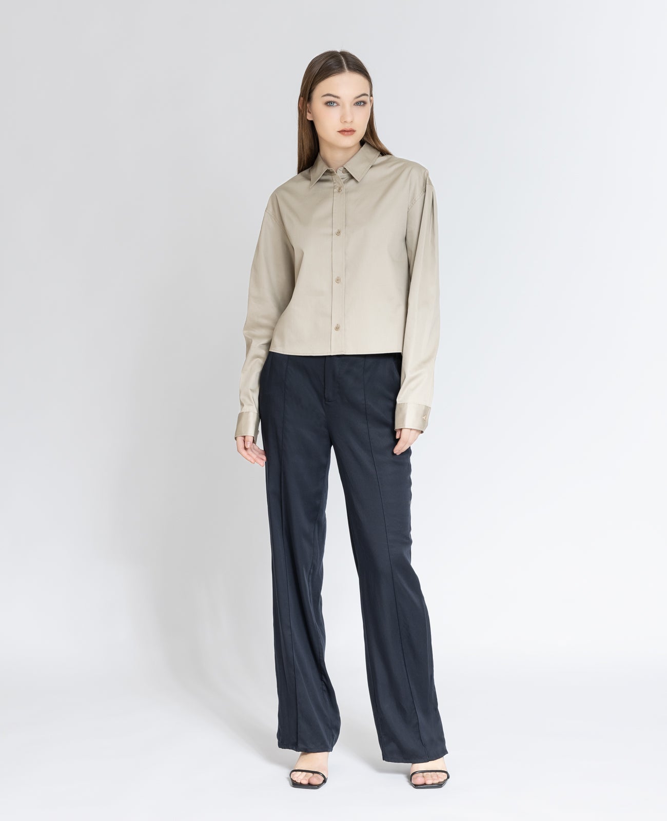 Supima Poplin Cropped Shirt in Beige Taupe | GRANA #color_beige-taupe