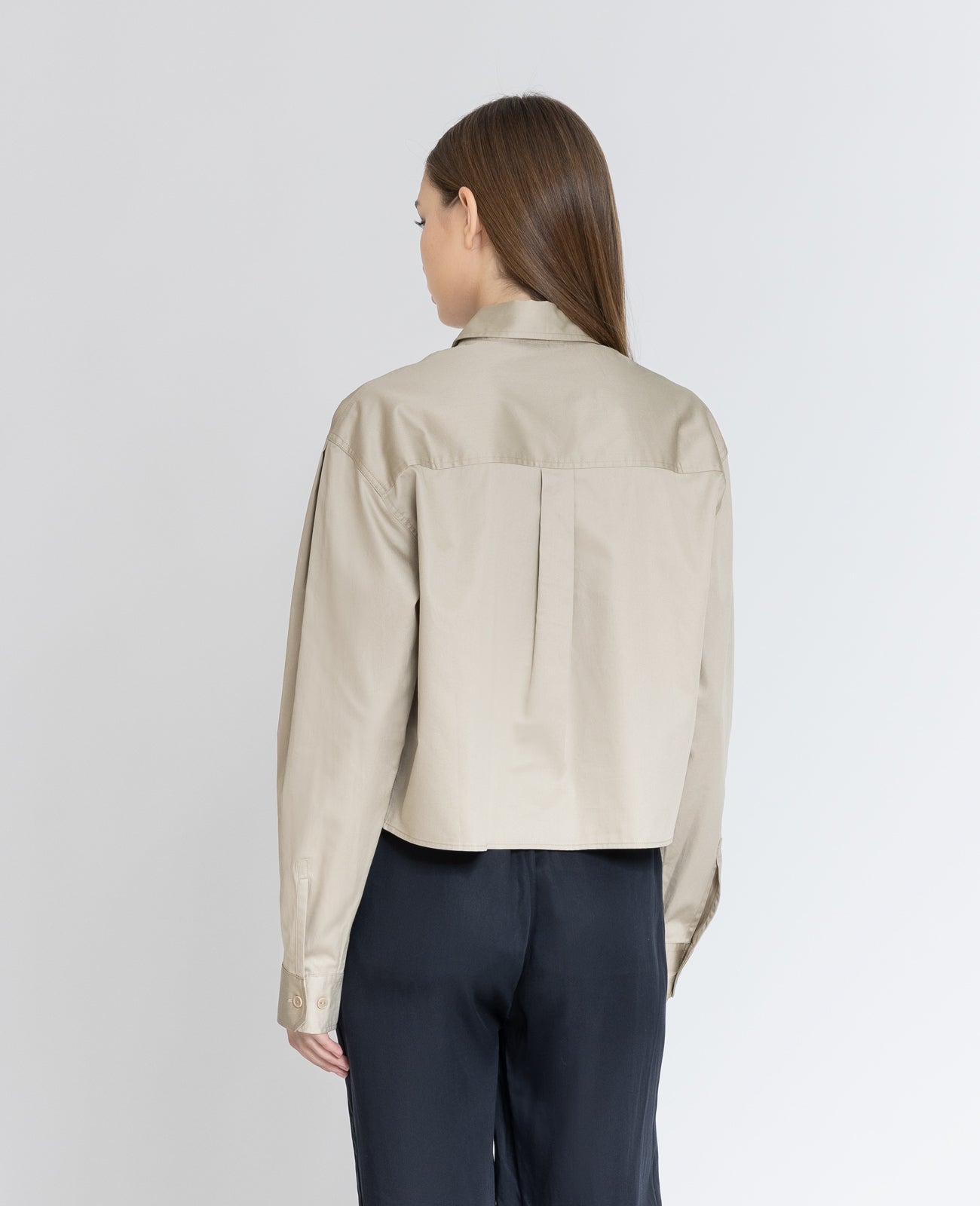 Supima Poplin Cropped Shirt in Beige Taupe | GRANA #color_beige-taupe