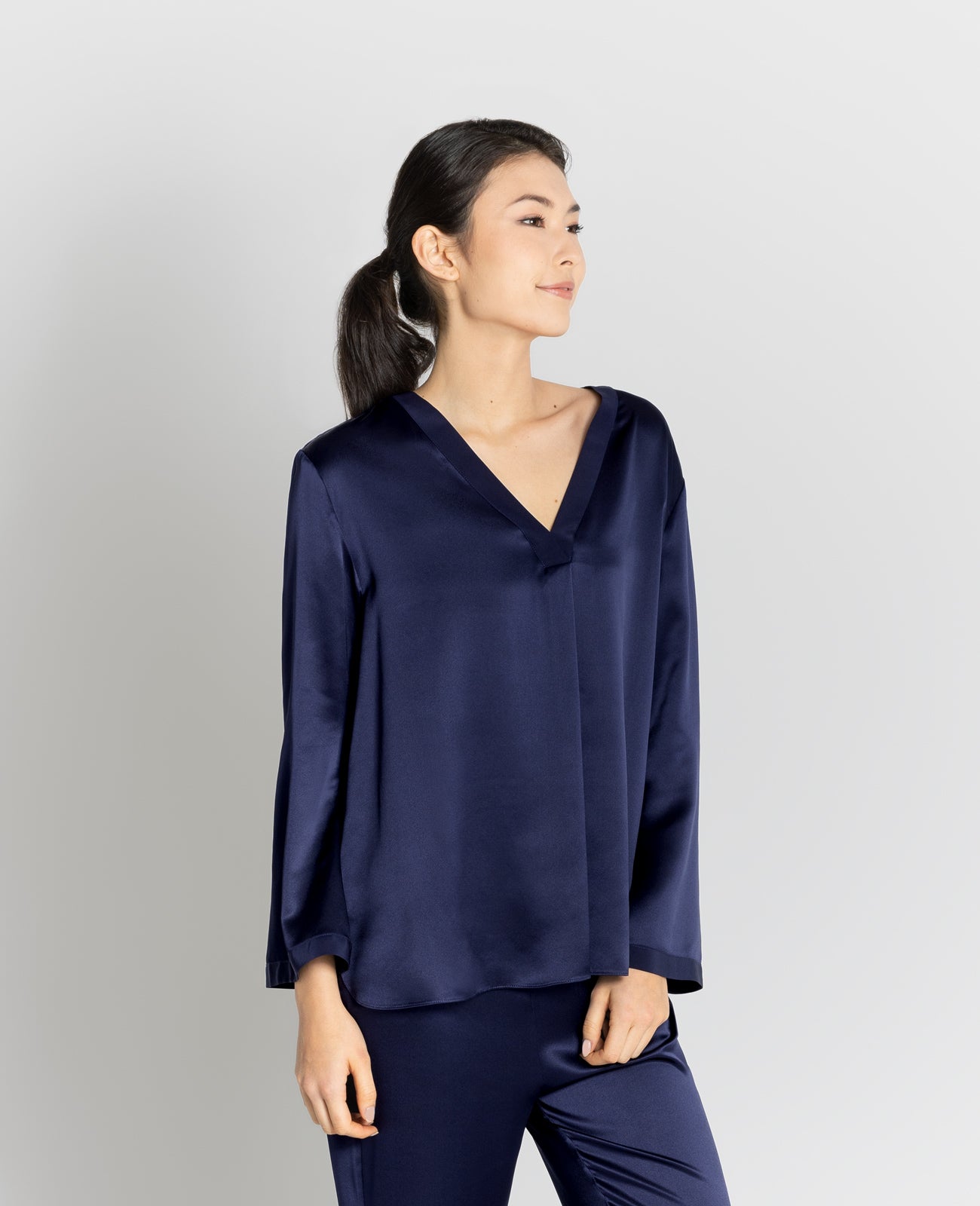 Silk Pyjamas V-Neck Pull Over Blouse in Lazuli Blue | GRANA #color_lazuli-blue